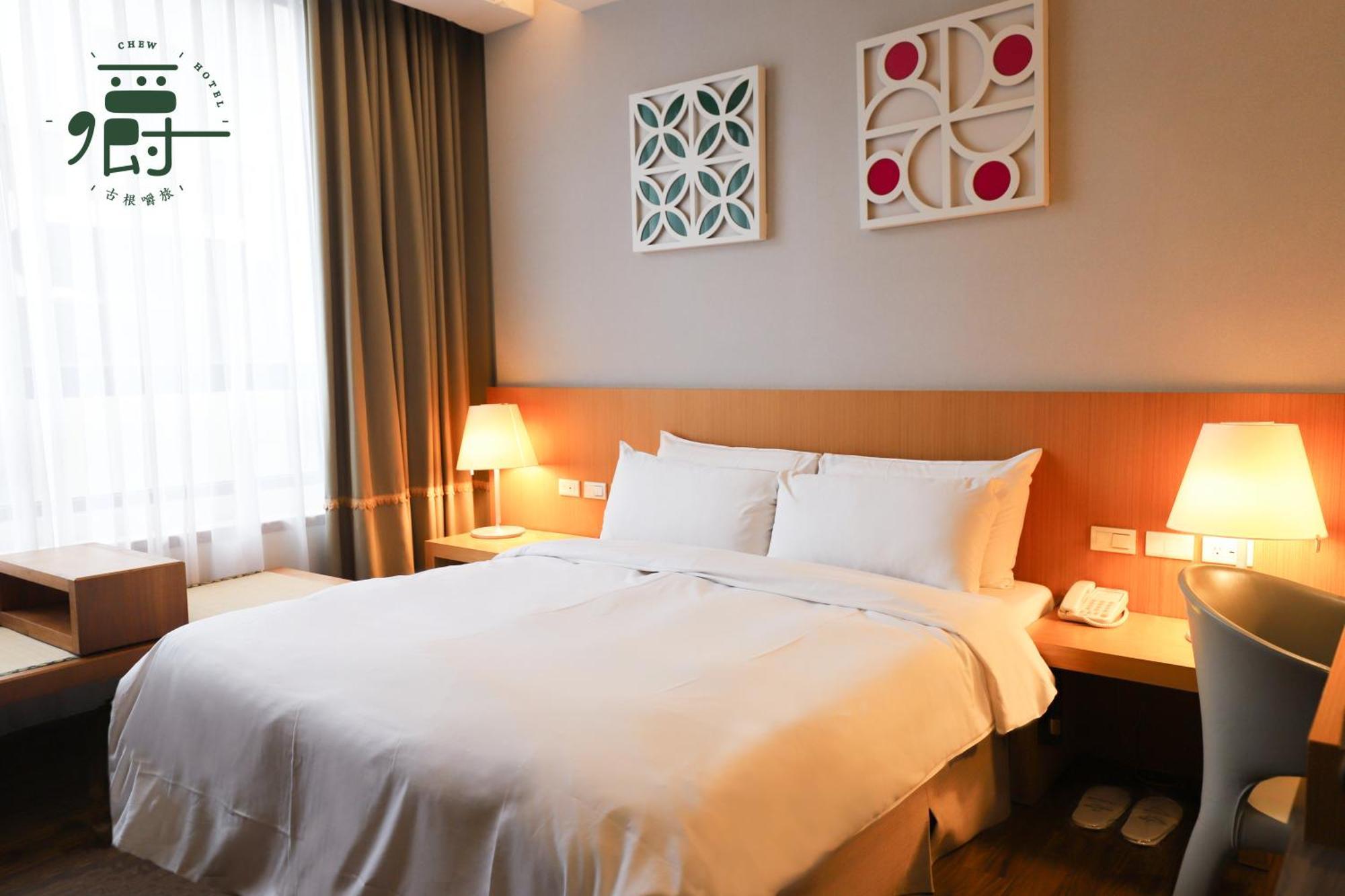Roots Chew Hotel Тайнань Номер фото