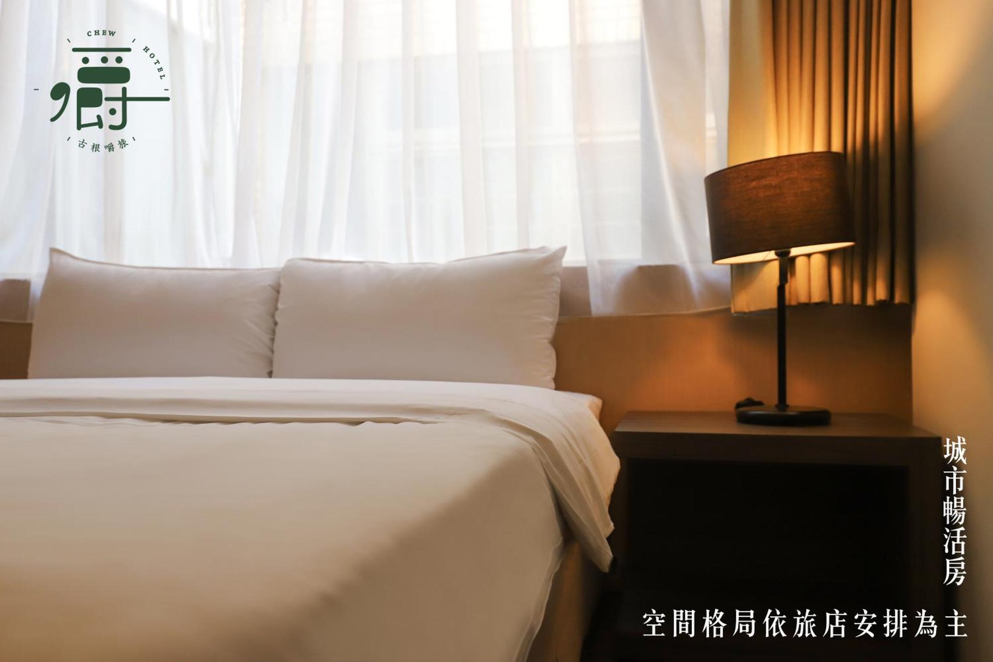 Roots Chew Hotel Тайнань Номер фото